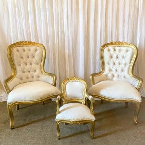POLTRONAS DOURADAS