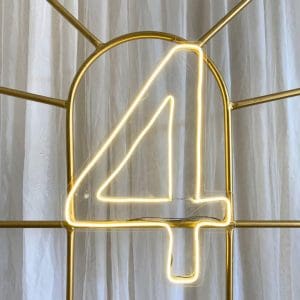 NÚMERO 4 DE LED NEON