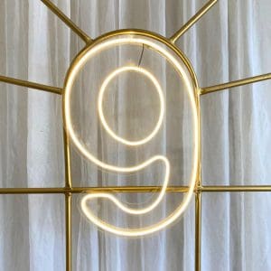 NÚMERO 9 DE LED NEON