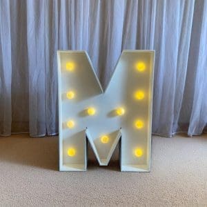 LETRA M DE LED (MDF)