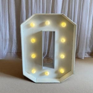 LETRA O DE LED (MDF)