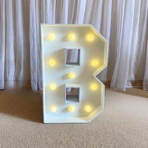 LETRA B DE LED (MDF)