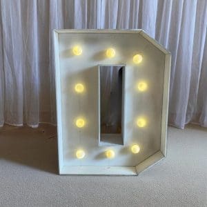 LETRA D DE LED (MDF)