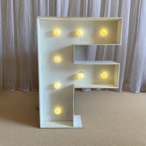 LETRA F DE LED (MDF)