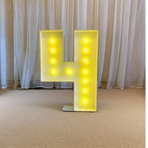 NÚMERO 4 DE LED (MDF)